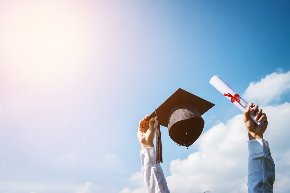 2023去英国留学需要多少钱？英国自费留学一览表