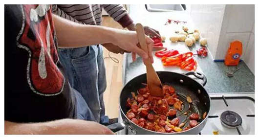 商机？中国留学生做的番茄炒蛋备受德国当地人盛赞！